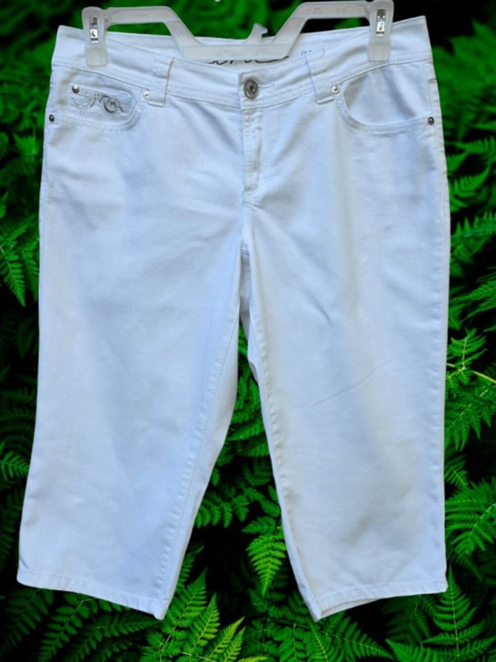 INC International Concepts Womens Capri Jeans Embroidered Pockets White Size 6